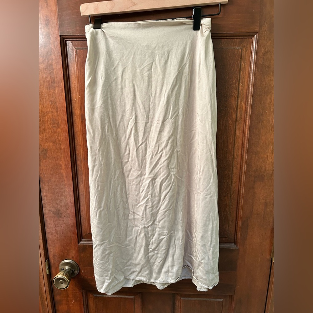 💜 Time and Tru Cream Pencil Skirt liner only, missing outer skirt. Size S